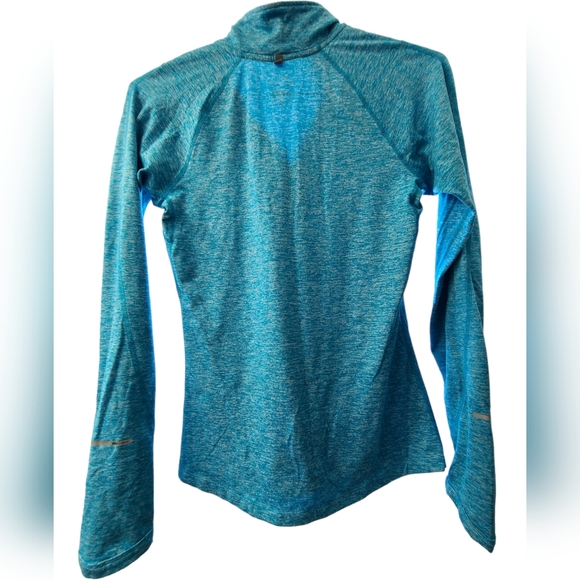 Women’s Nike Element Dri-Fit Quarter Zip Pullover - Picture 4 of 5